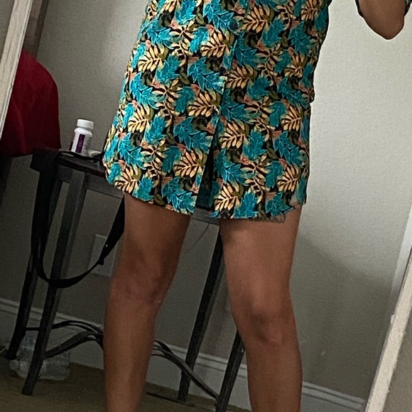 T-Shirt Dress (Tropical) - Picture 3 of 6